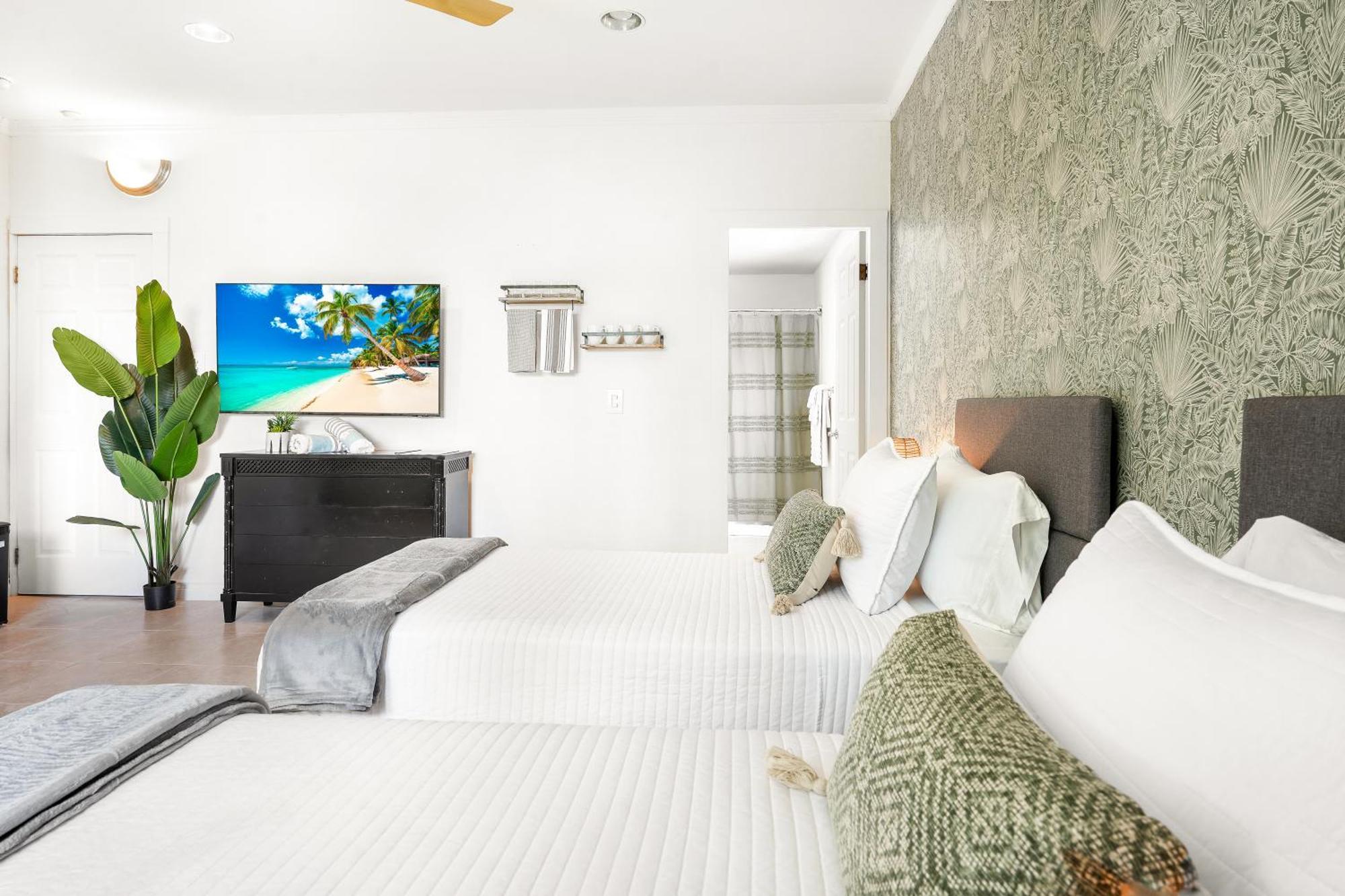 Cobalt Coast Resort West Bay Zewnętrze zdjęcie