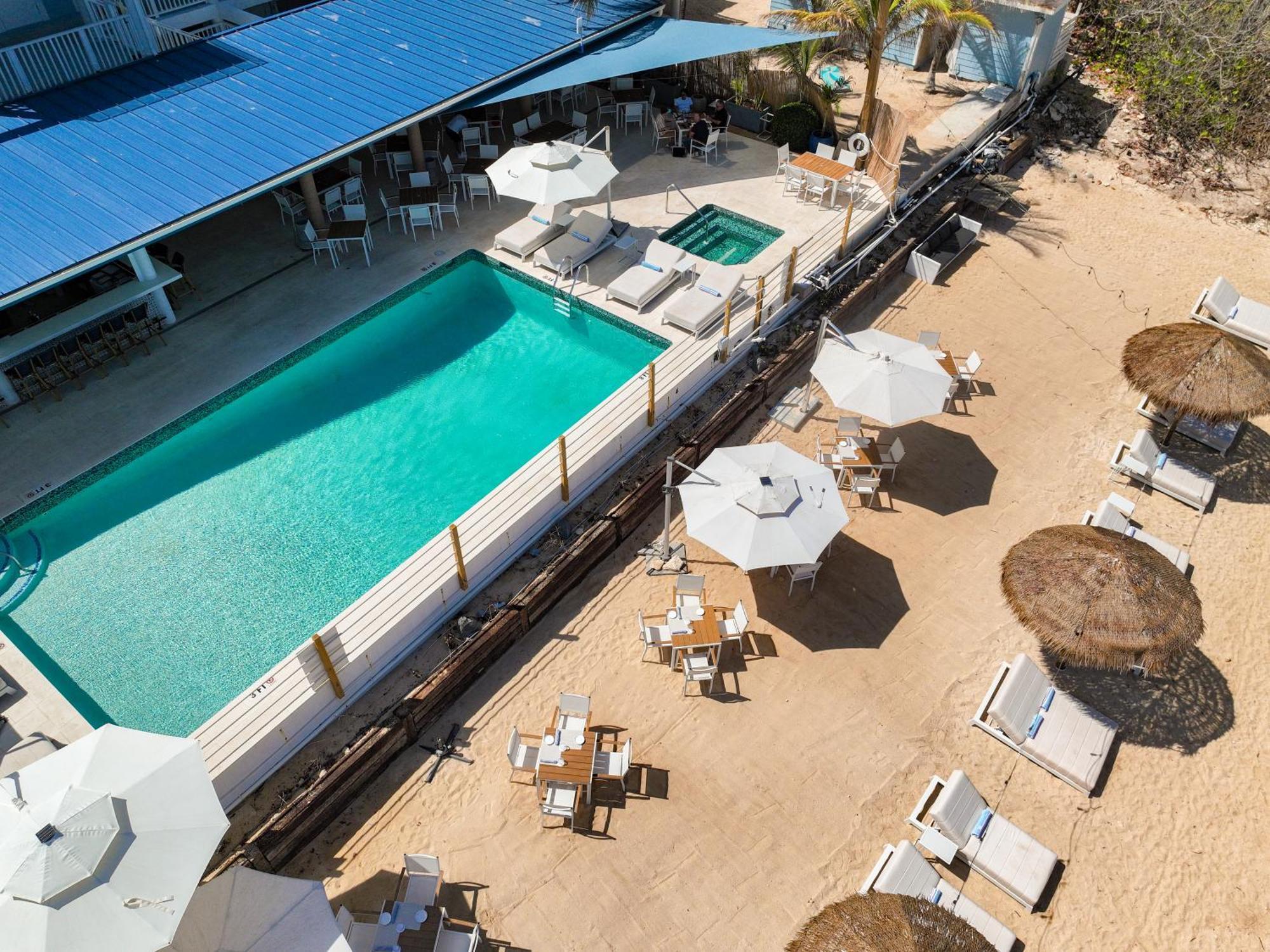 Cobalt Coast Resort West Bay Zewnętrze zdjęcie